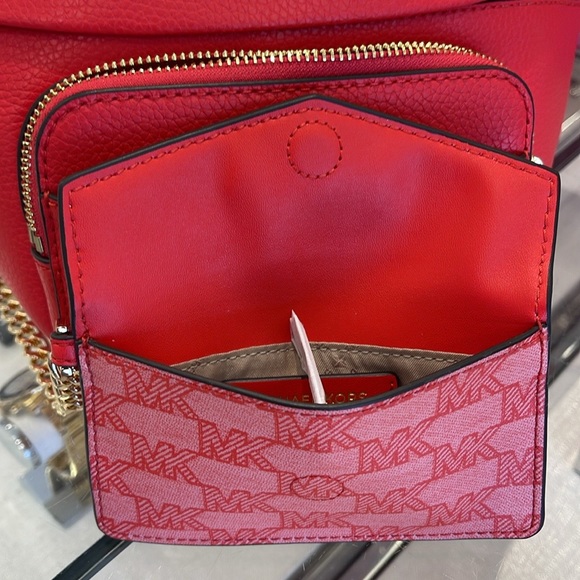 MICHAEL KORS
Maisie Large Pebbled Leather 2-in-1 Sling Pack
Dark Sangria 
NWT - Picture 8 of 16